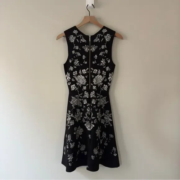 Ted Baker Naomyy Floral Jacquard Dress Mini A-Line Sleeveless round neck zip up - Picture 3 of 13